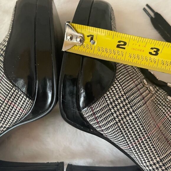 Michael Antonio Black,White &Red plaid fabric lace up boots, black trim SZ7.5 - Picture 5 of 12